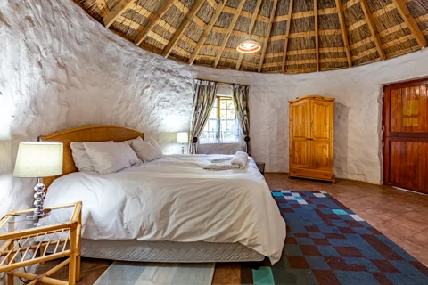 Khotso Rondavel Cluster | Ramabanta Trading Post